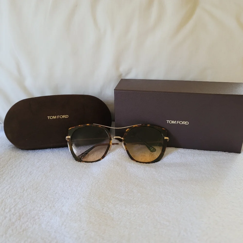 Tom Ford Sunglasses - Picture 12 of 12